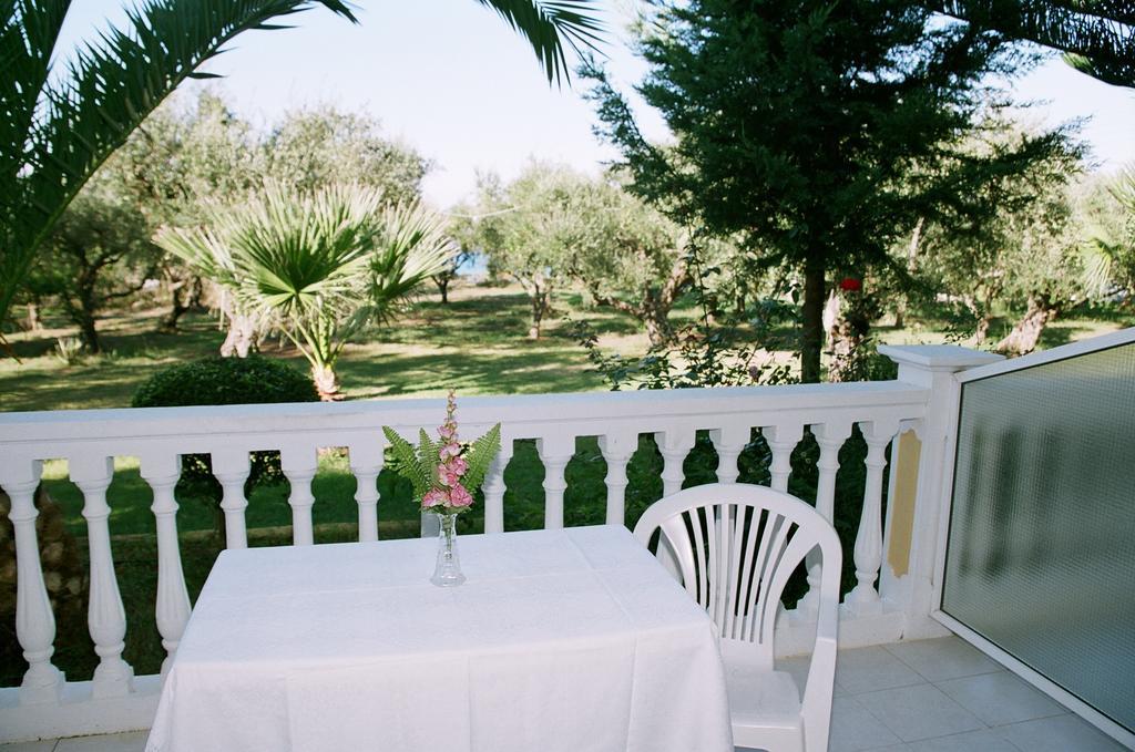 Pelagos Studios Amoudi Room photo